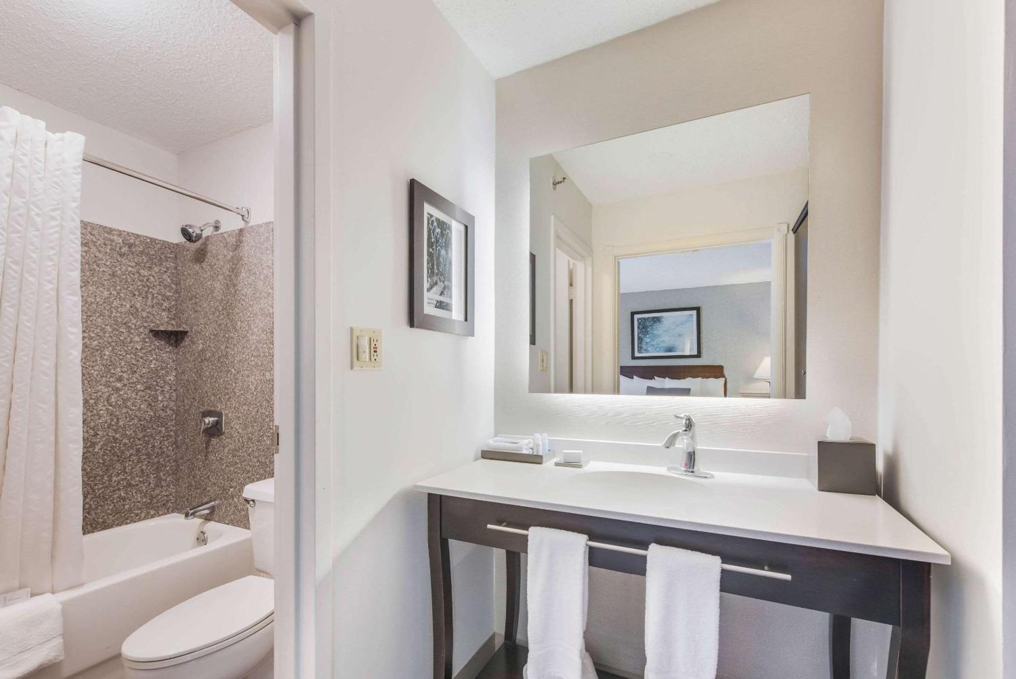 The Blu Hotel Blue Ash Cincinnati, Ascend Hotel Collection Luaran gambar