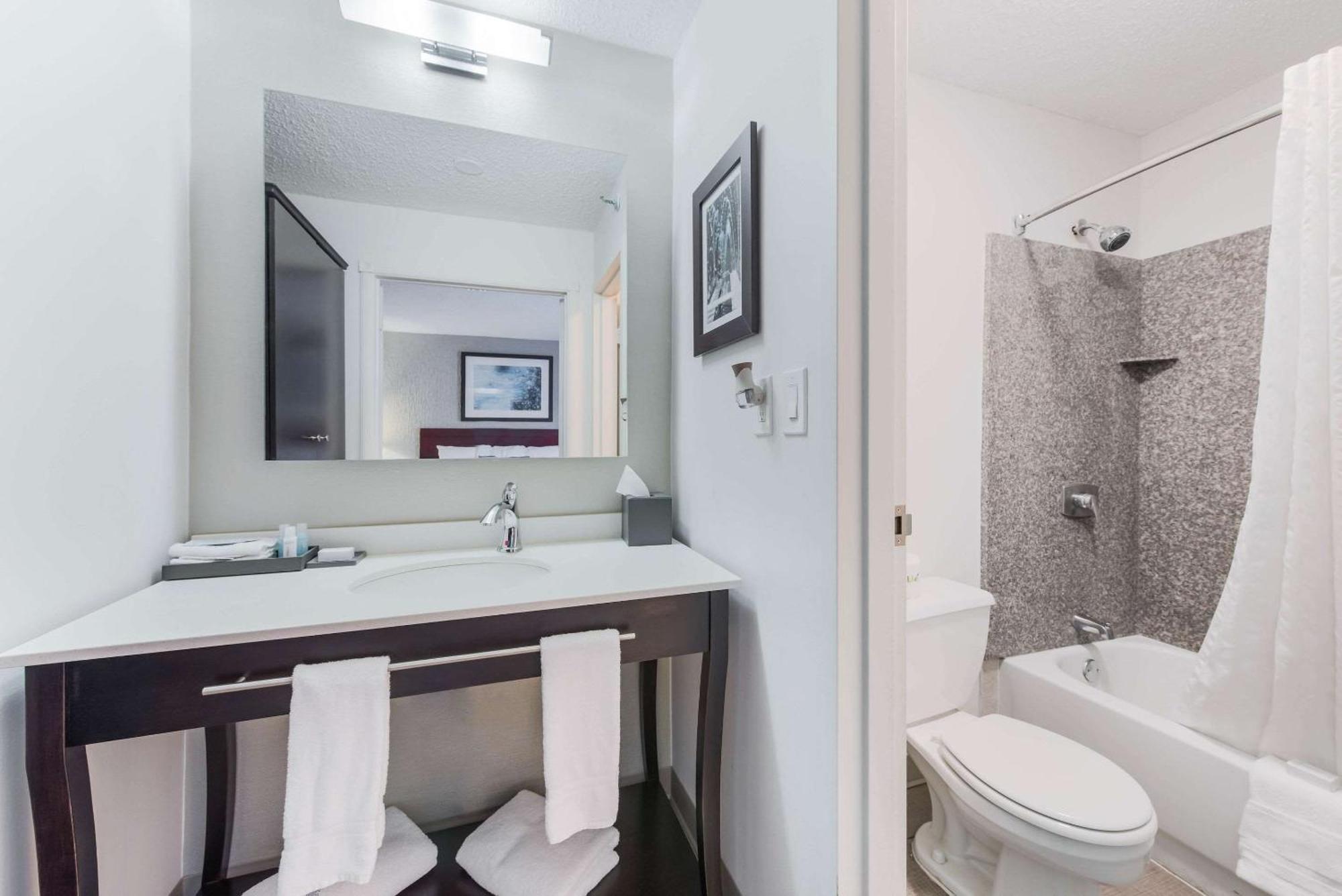 The Blu Hotel Blue Ash Cincinnati, Ascend Hotel Collection Luaran gambar